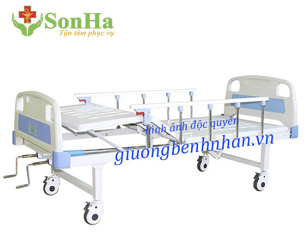Giường Bệnh Nhân Có Bô Vệ Sinh 3 Tay Quay DCN-03